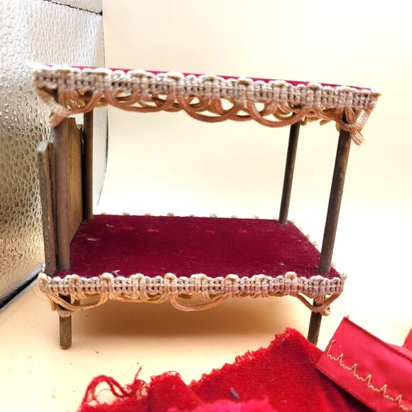Vintage Dollhouse Red 4 Poster Canopy Bed + Beaded Chandelier Set dh905 - Picture 6 of 10